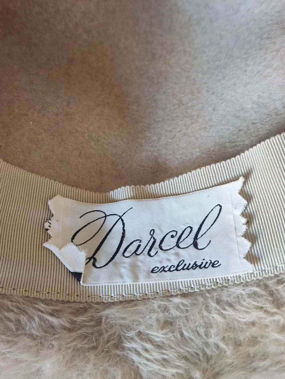 Vintage Darcel Exclusives Tan Felt Hat w/ Faux Fur Leather Accents Size  M